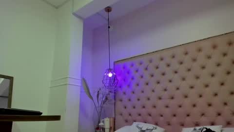Snapshot of victoria_kitt chatting on November 25, 2025, 7:25 pm victoria_kitt online show from November 25, 2025, 7:25 pm