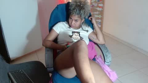 Snapshot of victoria_miler chatting on December 12, 2024, 1:32 am VICKY online show from December 12, 2024, 1:32 am
