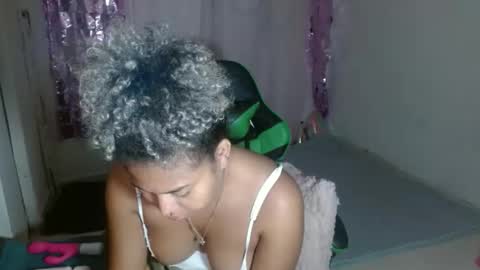 VICKY online show from December 3, 2025, 12:58 pm