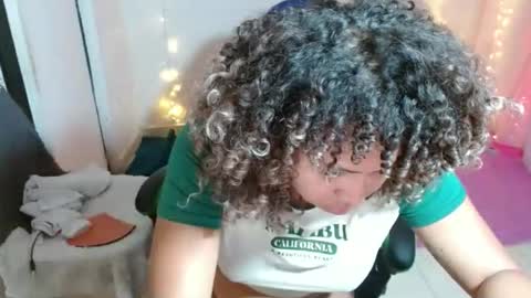 VICKY online show from March 19, 2026, 8:57 pm