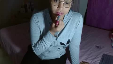 VICKY online show from May 16, 2026, 12:07 am