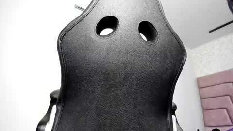 Vicky  online show from November 16, 2025, 3:28 pm