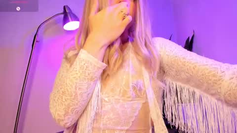 D A N I online show from October 17, 2025, 8:33 pm