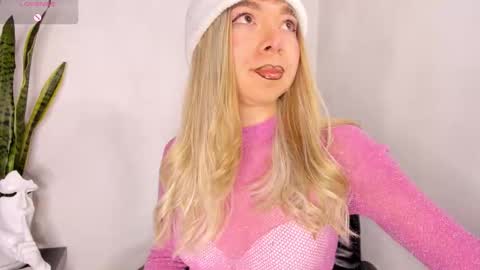 D A N I online show from October 19, 2025, 8:53 pm