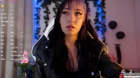 Victoria  online show from December 22, 2025, 9:01 pm