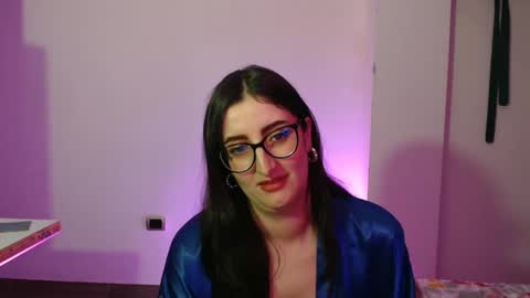 Victoria online show from November 21, 2025, 9:13 pm