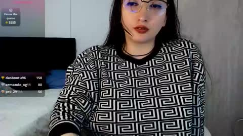 Victoria online show from March 9, 2025, 11:35 pm