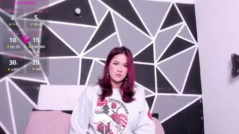 Victoria Zans  online show from October 11, 2025, 10:25 am