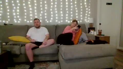 Victoria and Jesse online show from November 12, 2025, 2:56 am