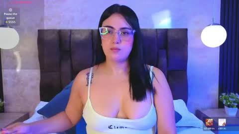 Snapshot of victoriaandrade chatting on June 3, 2026, 12:30 pm Victoria Andrade online show from June 3, 2026, 12:30 pm