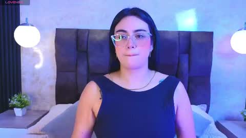 Snapshot of victoriaandrade chatting on June 30, 2026, 11:44 am Victoria Andrade online show from June 30, 2026, 11:44 am