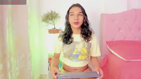 Snapshot of victoriablackfire chatting on October 15, 2025, 6:13 am Victoria online show from October 15, 2025, 6:13 am