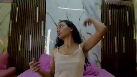 Victoria  online show from September 10, 2025, 8:09 pm