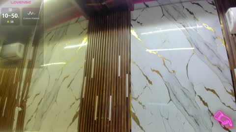 Victoria  online show from April 5, 2026, 8:06 pm