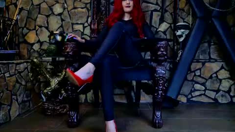Snapshot of victoriaheller chatting on October 10, 2025, 4:44 am Victoria Heller online show from October 10, 2025, 4:44 am