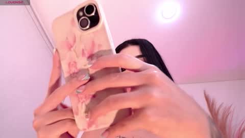 Victoria online show from November 26, 2025, 1:17 am