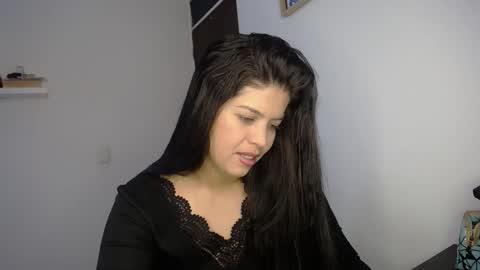 victorialg online show from October 2, 2025, 6:48 pm