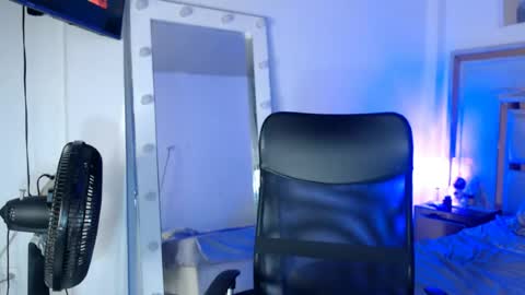 ONLYFANS  online show from June 25, 2026, 2:33 am