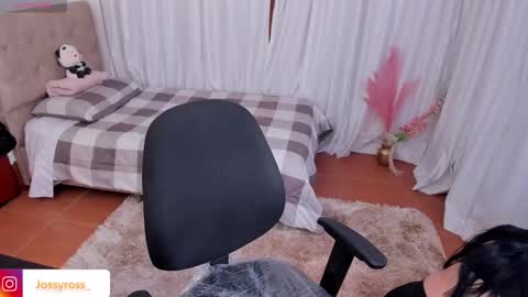 Snapshot of victoryyy__ chatting on December 4, 2024, 4:49 pm V I C T O R I A online show from December 4, 2024, 4:49 pm