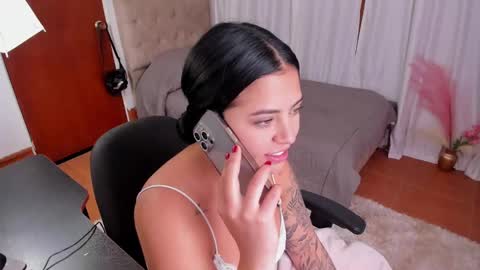 Snapshot of victoryyy__ chatting on January 6, 2025, 9:11 pm V I C T O R I A online show from January 6, 2025, 9:11 pm