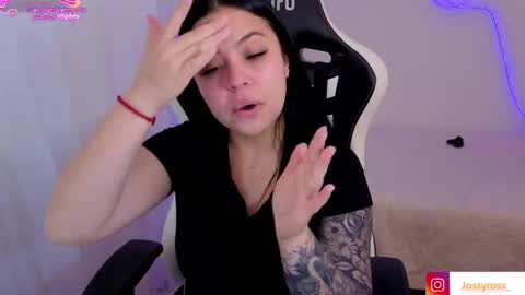 V  I C  T O R I A  online show from February 4, 2026, 7:53 pm