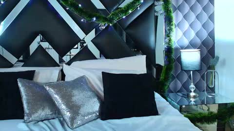 victtoria lee online show from December 4, 2024, 12:30 am