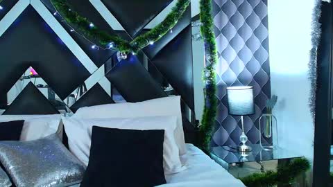 victtoria lee online show from December 5, 2024, 2:53 am