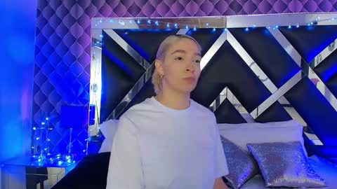 victtoria lee online show from February 23, 2026, 7:33 pm