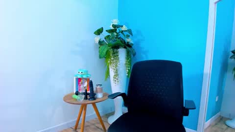 viictoriiasaenz online show from March 4, 2026, 5:02 am