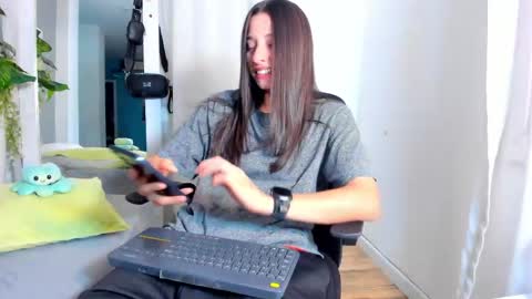 Snapshot of viictoriiasaenz chatting on April 28, 2026, 5:12 am viictoriiasaenz online show from April 28, 2026, 5:12 am