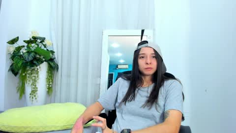 Snapshot of viictoriiasaenz chatting on May 1, 2026, 5:12 am viictoriiasaenz online show from May 1, 2026, 5:12 am