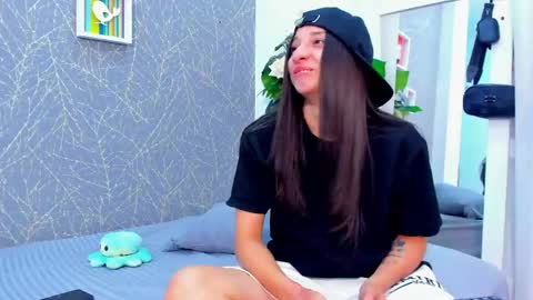 Snapshot of viictoriiasaenz chatting on June 6, 2026, 3:33 am viictoriiasaenz online show from June 6, 2026, 3:33 am