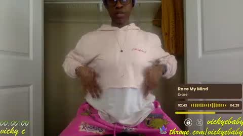 Snapshot of viiickyyy chatting on January 30, 2025, 3:40 pm Vicky C Vicky V - Vicky C Baby Baby Vee - Schoolgurl V - V the Qween of Edging - Miss Vicky if U Nasty online show from January 30, 2025, 3:40 pm