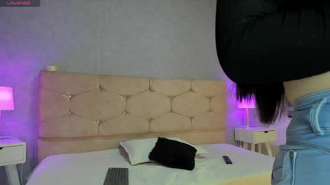 VIOLET  online show from May 13, 2026, 9:11 pm