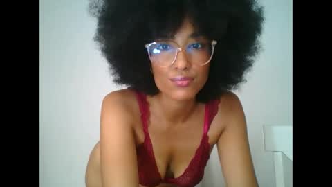 viiolettaaa online show from April 15, 2026, 9:37 pm