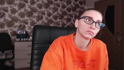 Snapshot of vikaericka chatting on December 13, 2024, 10:13 pm Vika online show from December 13, 2024, 10:13 pm