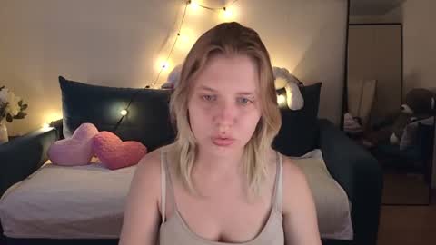 Snapshot of viki_charm chatting on June 16, 2026, 3:20 am Viki online show from June 16, 2026, 3:20 am