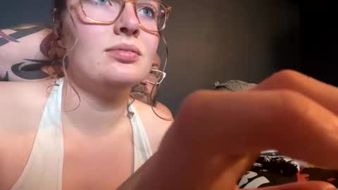 vikingandvixen44 online show from October 21, 2025, 12:22 am