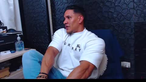 Viktor Herrera online show from January 26, 2025, 5:02 am