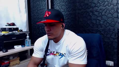 Viktor Herrera online show from February 9, 2025, 1:55 am