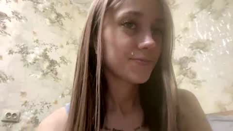 Snapshot of viktoria9898 chatting on May 27, 2026, 1:46 am Sweett online show from May 27, 2026, 1:46 am