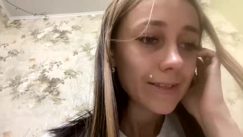 Snapshot of viktoria9898 chatting on June 1, 2026, 2:24 am Sweett online show from June 1, 2026, 2:24 am