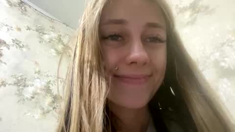 Snapshot of viktoria9898 chatting on June 8, 2026, 1:09 am Sweett online show from June 8, 2026, 1:09 am