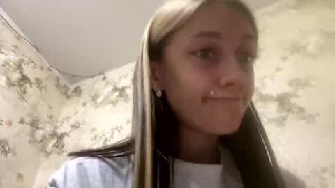 Snapshot of viktoria9898 chatting on June 10, 2026, 12:00 am Sweett online show from June 10, 2026, 12:00 am