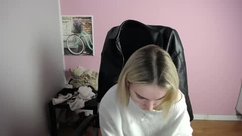 viktoria_lovely online show from April 22, 2026, 6:27 am