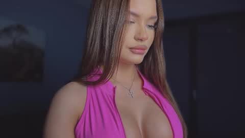 Viktoria www online show from December 22, 2025, 9:01 pm