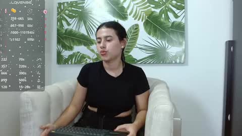 vikysexy28 online show from March 11, 2025, 9:59 pm