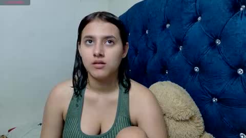 vikysexy28 online show from March 4, 2026, 12:05 am
