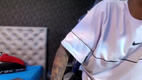 V I N A C K online show from November 24, 2025, 3:17 am