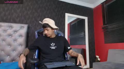 V I N A C K online show from November 25, 2025, 3:17 am